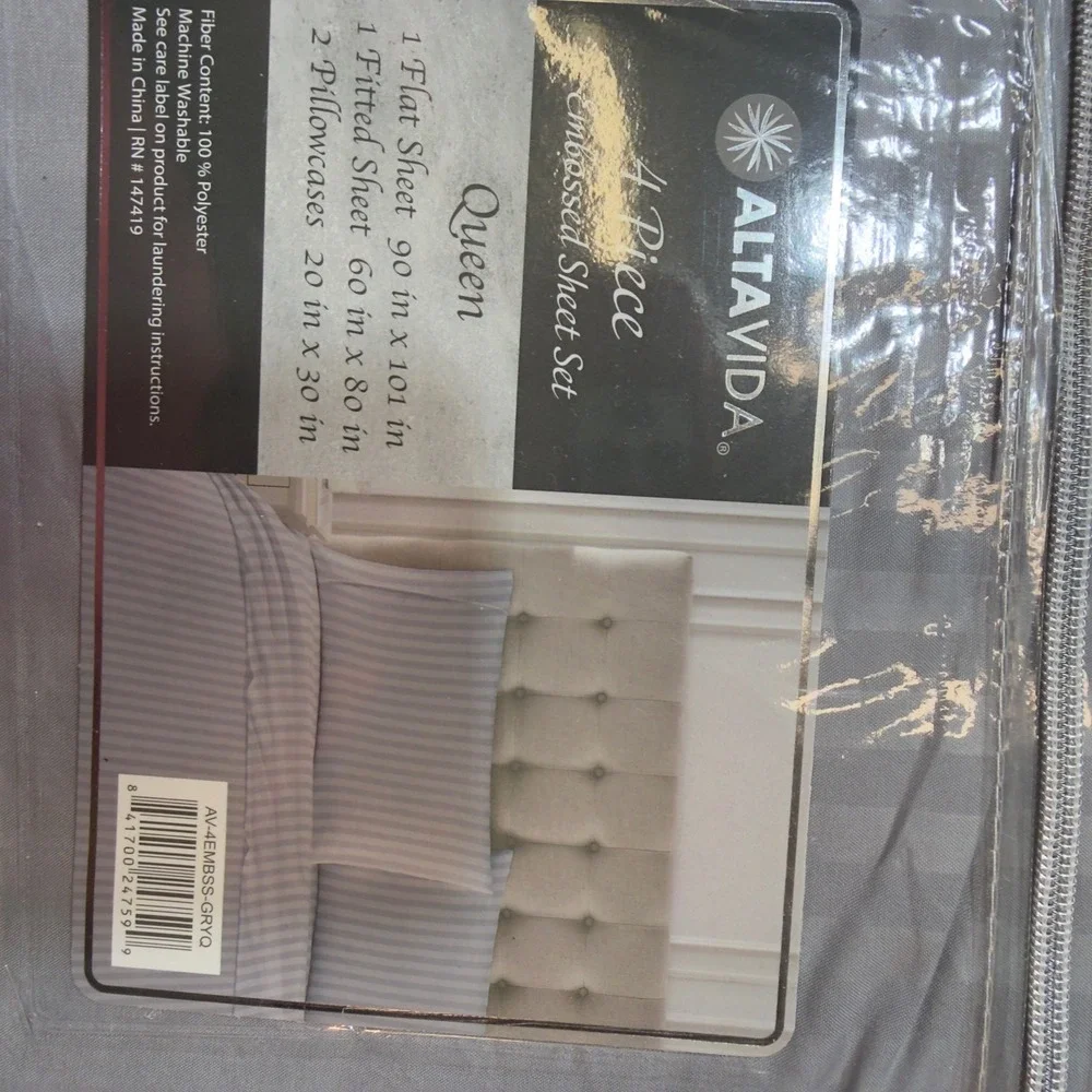 ALTAVIDA Queen 4‎ Piece Embossed Sheet Set Ultra Soft Luxurious Striped